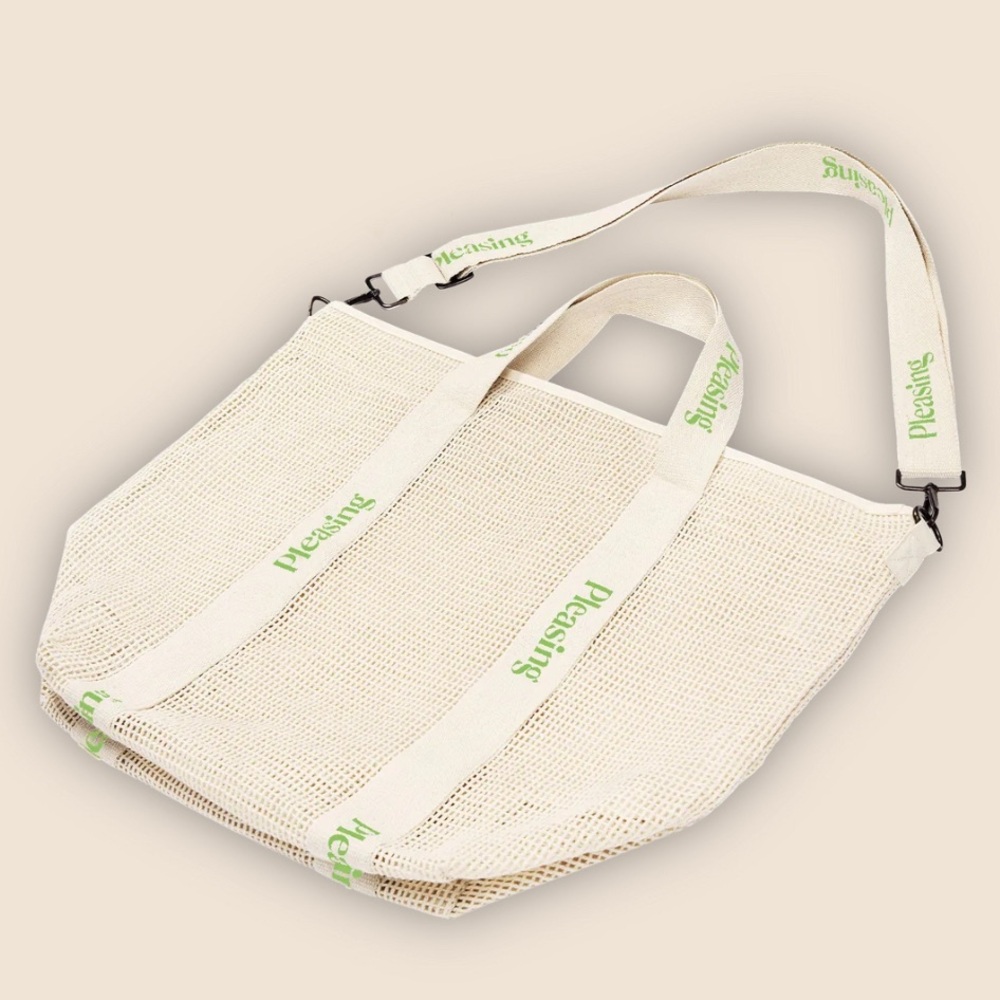 The Pleasing Beach Bag in Green